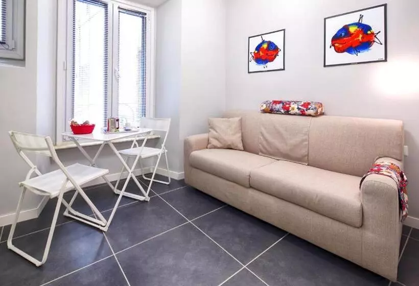 Perhejuniorsviitti, Nearhome Smart Suites Guest House