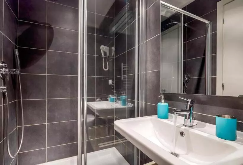 Perhejuniorsviitti, Nearhome Smart Suites Guest House