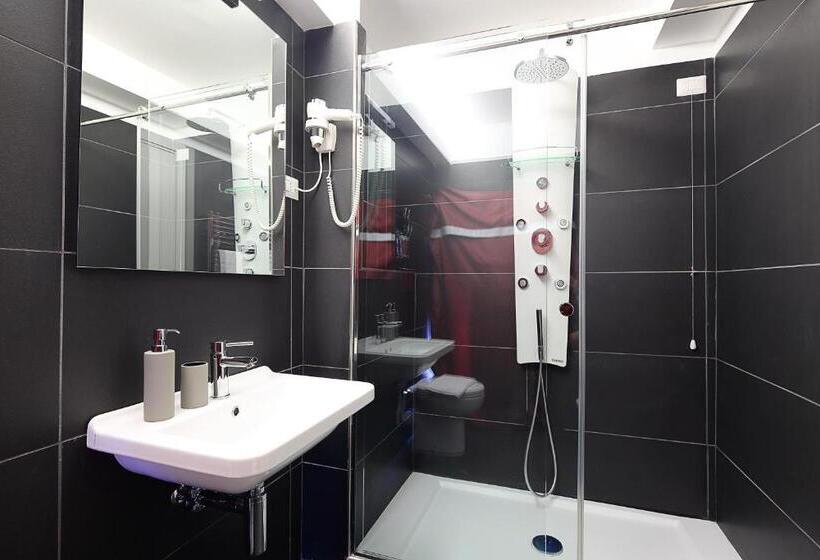 מיטת קינג בסוויטה, Nearhome Smart Suites Guest House