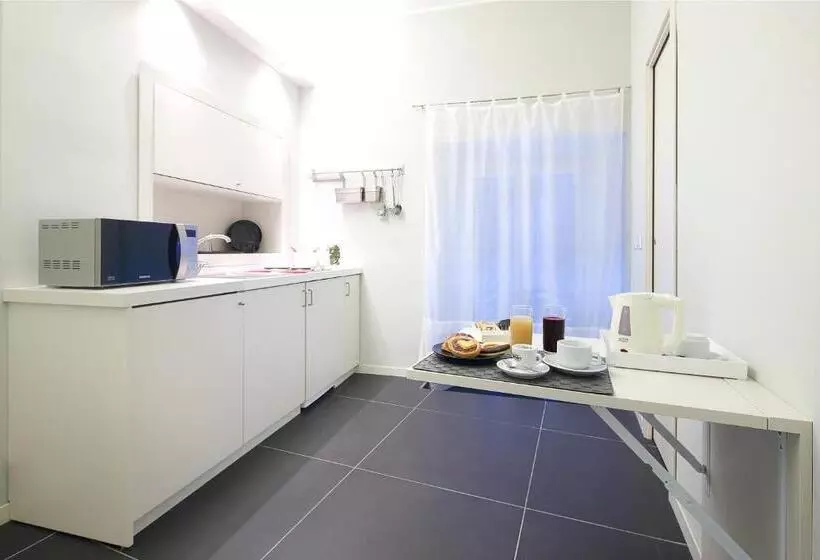 Sviitti King-vuode, Nearhome Smart Suites Guest House