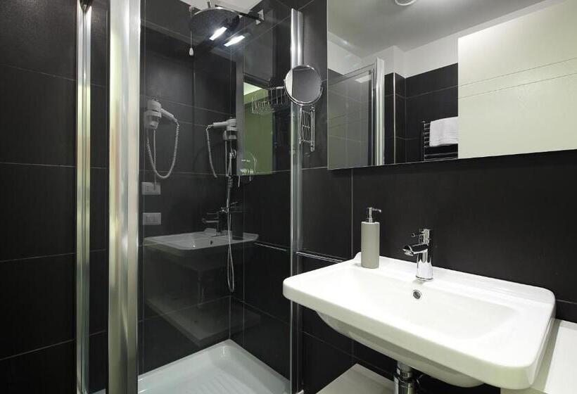 デラックスルーム, Nearhome Smart Suites Guest House