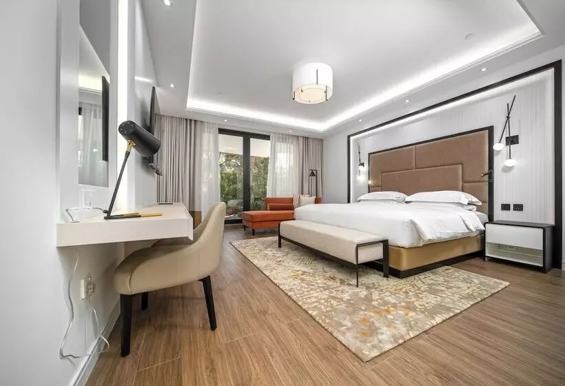 4 Bedroom Villa