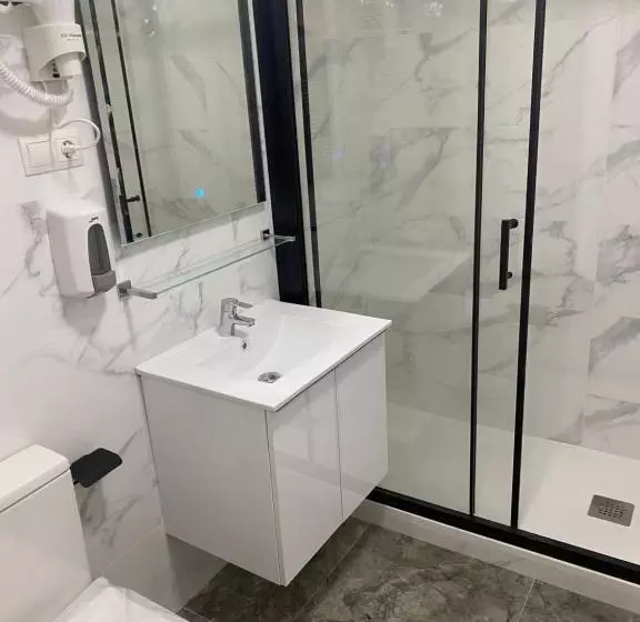 اتاق سوپریور, Hostal Alaska