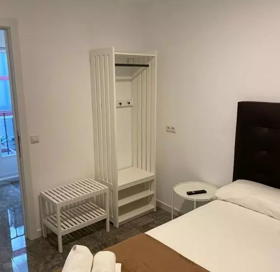 اتاق سوپریور, Hostal Alaska