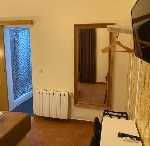 اتاق استاندارد, Hostal Alaska