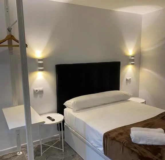 اتاق سوپریور, Hostal Alaska