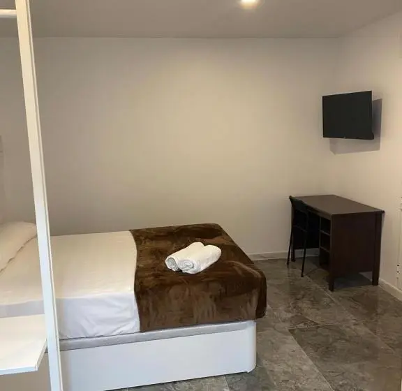 اتاق سوپریور, Hostal Alaska