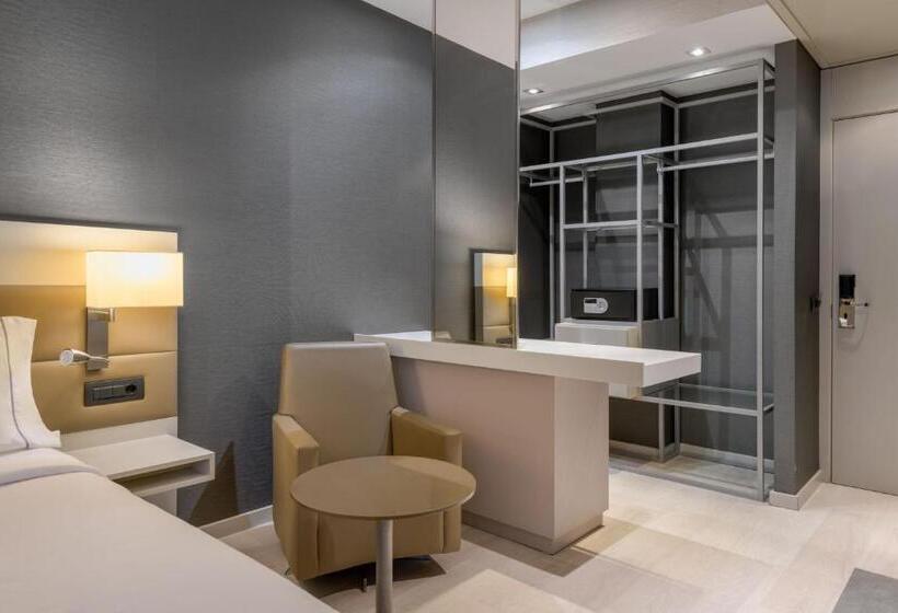 غرفة قياسية, SH Colón Valencia