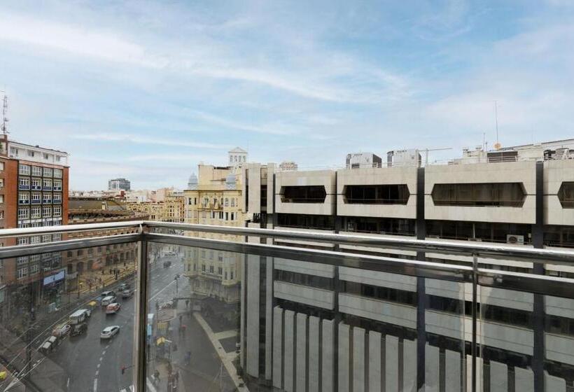 غرفة قياسية مطلة على المدينة, SH Colón Valencia