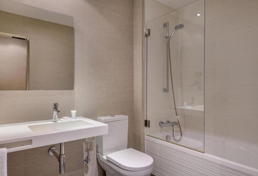 غرفة قياسية, SH Colón Valencia