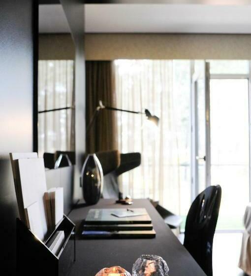 غرفة قياسية مطلّة علي الحديقة, Evidencia Belverde