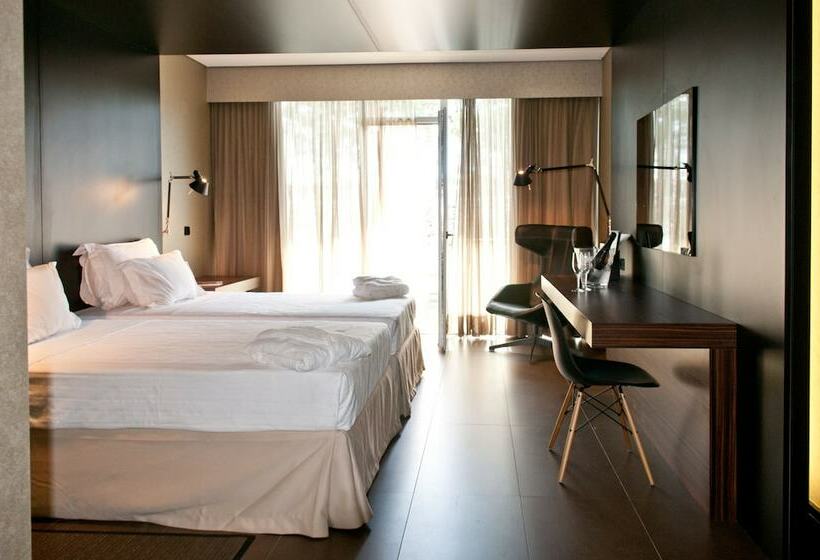 غرفة قياسية مطلّة علي الحديقة, Evidencia Belverde