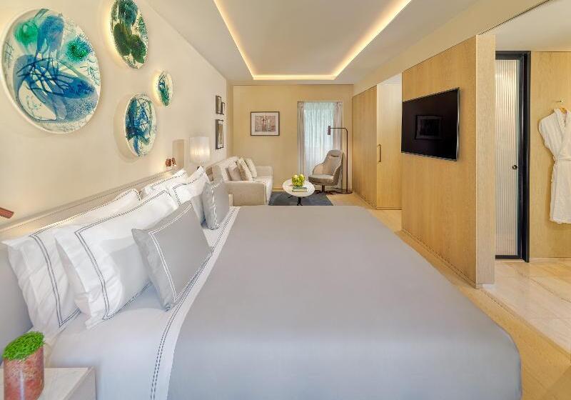 غرفة قياسية مطلّة علي الحديقة, Evidencia Belverde