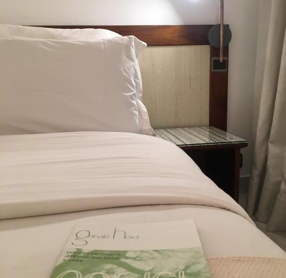 اتاق لوکس, Ganalé Hôtel