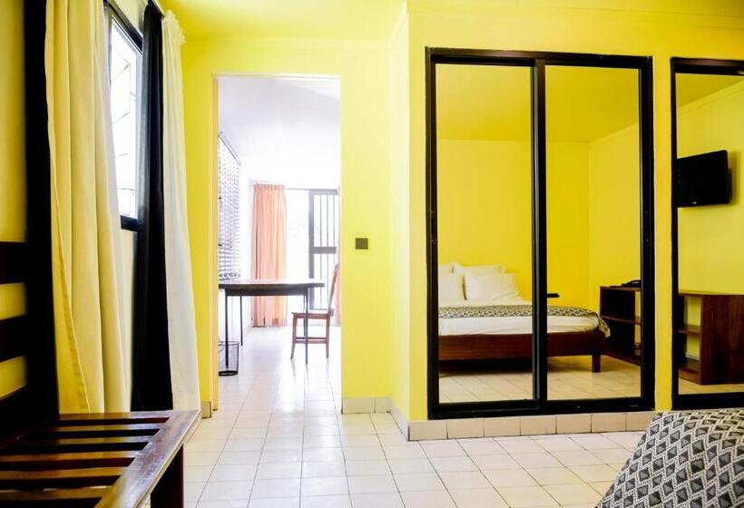 اتاق لوکس با تخت بزرگ, Ganalé Hôtel