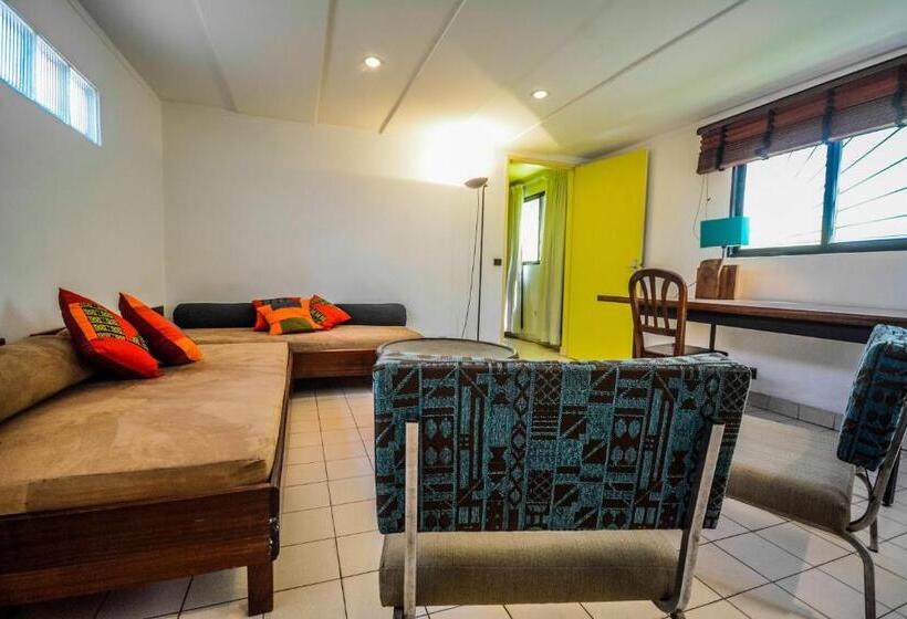 اتاق لوکس با تخت بزرگ, Ganalé Hôtel