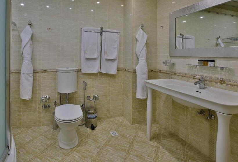 سوییت جونیور, Ganjali Plaza