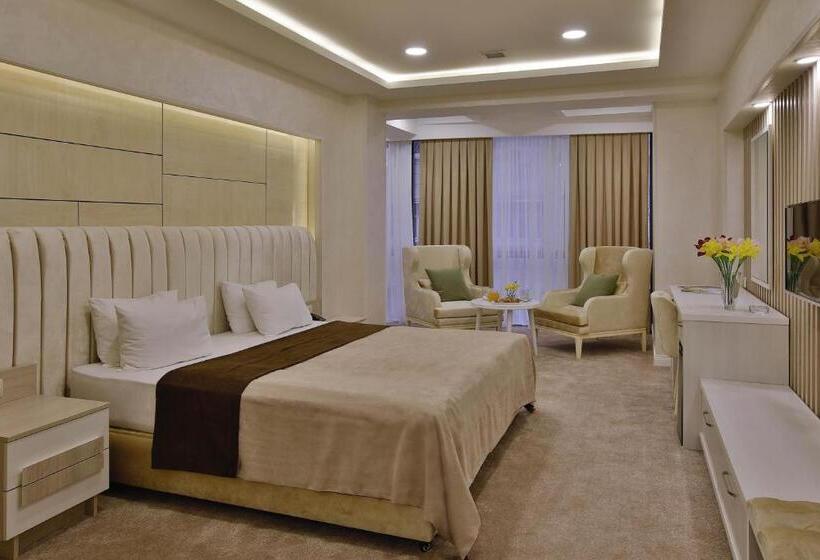 سوییت جونیور, Ganjali Plaza