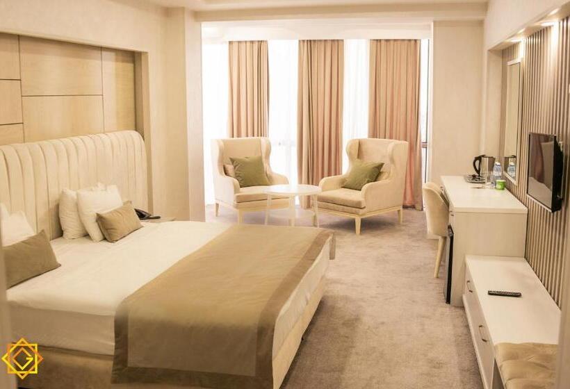 سوییت جونیور, Ganjali Plaza