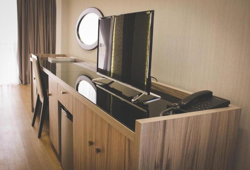 سوییت جونیور, Ganjali Plaza