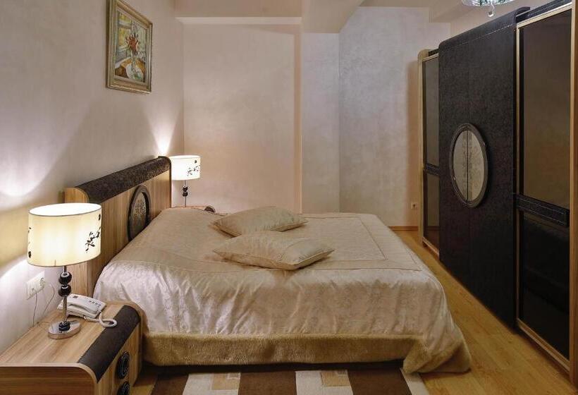 مجموعه ویستا شهر, Ganjali Plaza