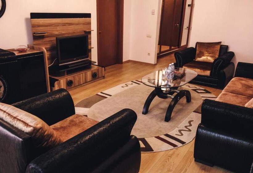 مجموعه ویستا شهر, Ganjali Plaza