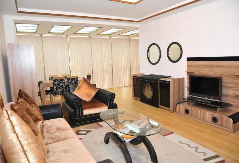 مجموعه ویستا شهر, Ganjali Plaza