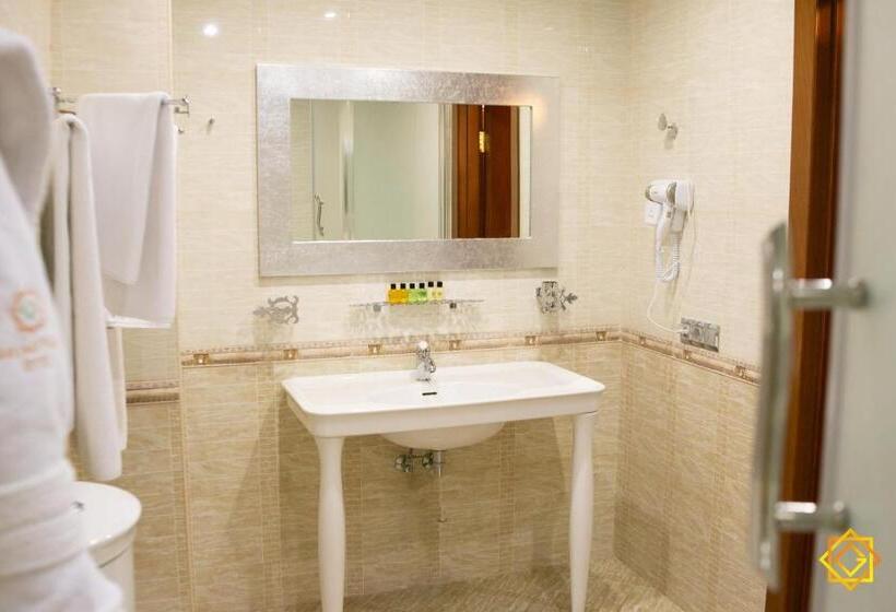 مجموعه ویستا شهر, Ganjali Plaza