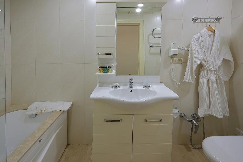 اتاق استاندارد, Ganjali Plaza