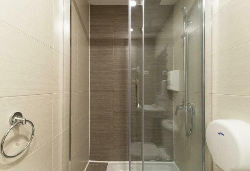 اتاق استاندارد یک نفره, Hostal Art Madrid