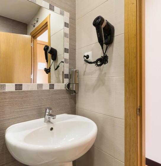 اتاق استاندارد با بالکن, Hostal Art Madrid