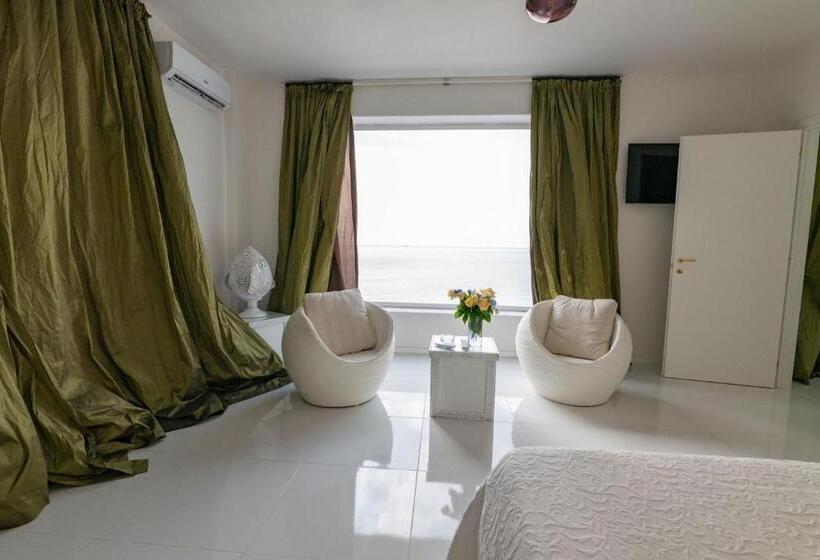 套房, La Casa E Il Mare