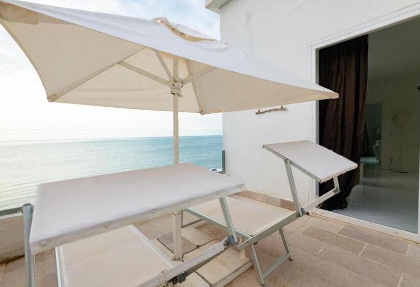 套房, La Casa E Il Mare