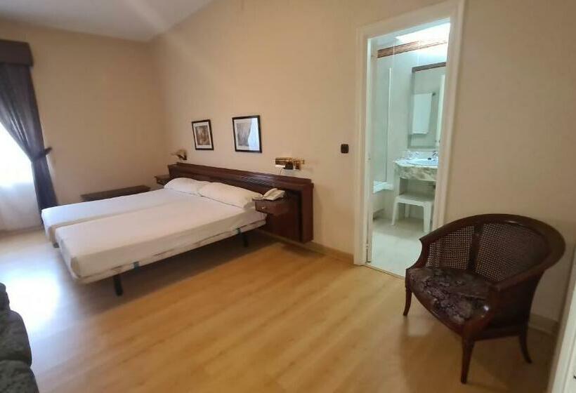 スタンダードトリプルルーム, Las Sirenas