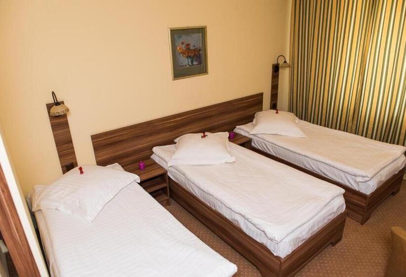 Chambre Triple Standard, Lyra