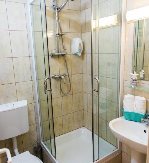 Chambre Triple Standard, Lyra