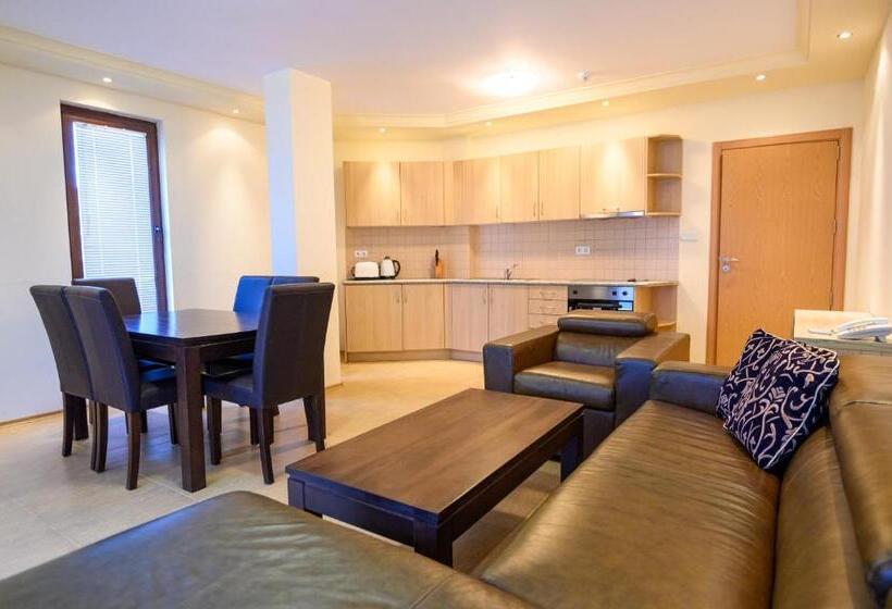 Апартаменты 1 Спальня, Parklands Hotel & Pool