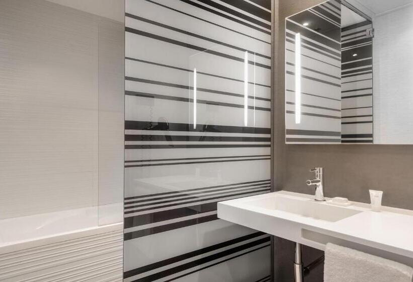 غرفة قياسية مطلة على المدينة, SH Colón Valencia