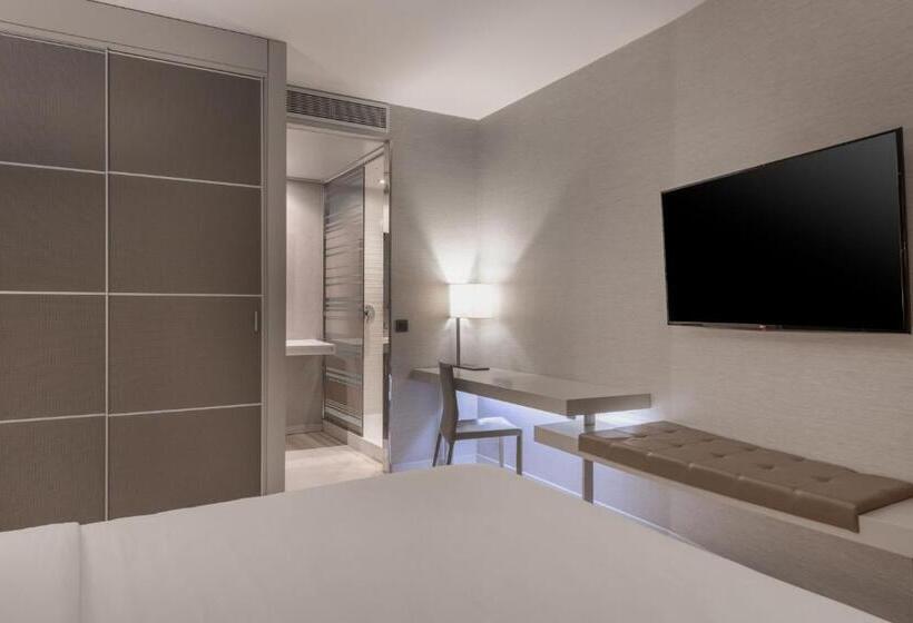 غرفة بريميوم, SH Colón Valencia