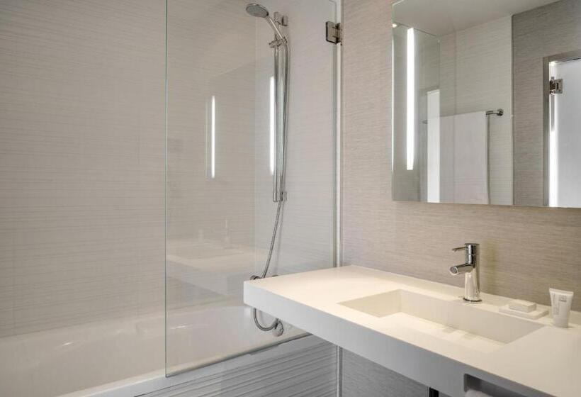 غرفة بريميوم, SH Colón Valencia