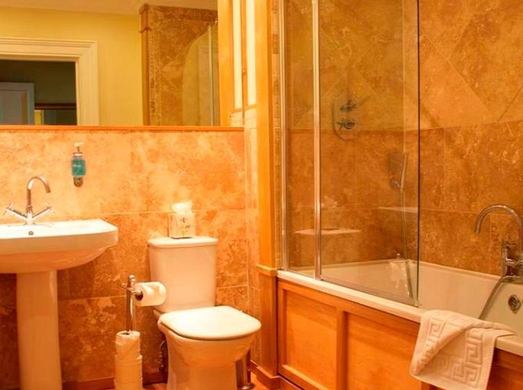 סוויטה, Willington Hall