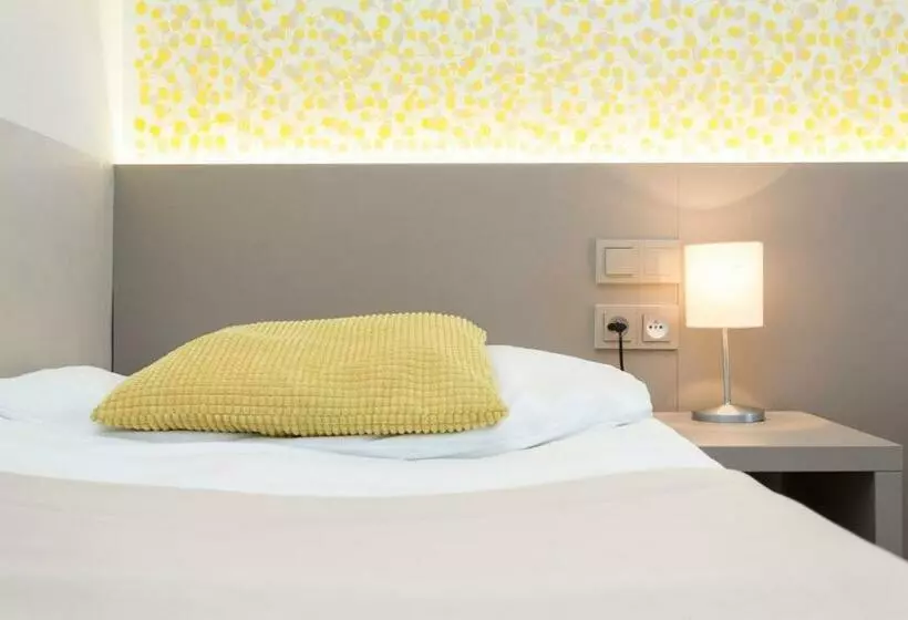 Standard Yhden Hengen Huone, Pension Akat