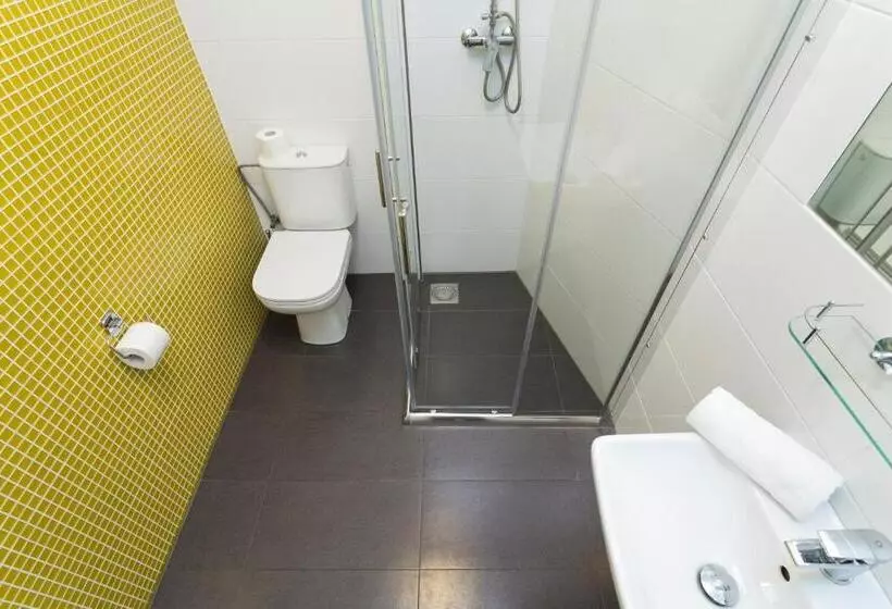 Standard Kolmen Hengen Huone, Pension Akat