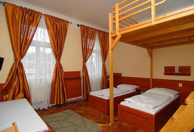 Quarto quádruplo Económico Casa de banho partilhada, Pension Akat