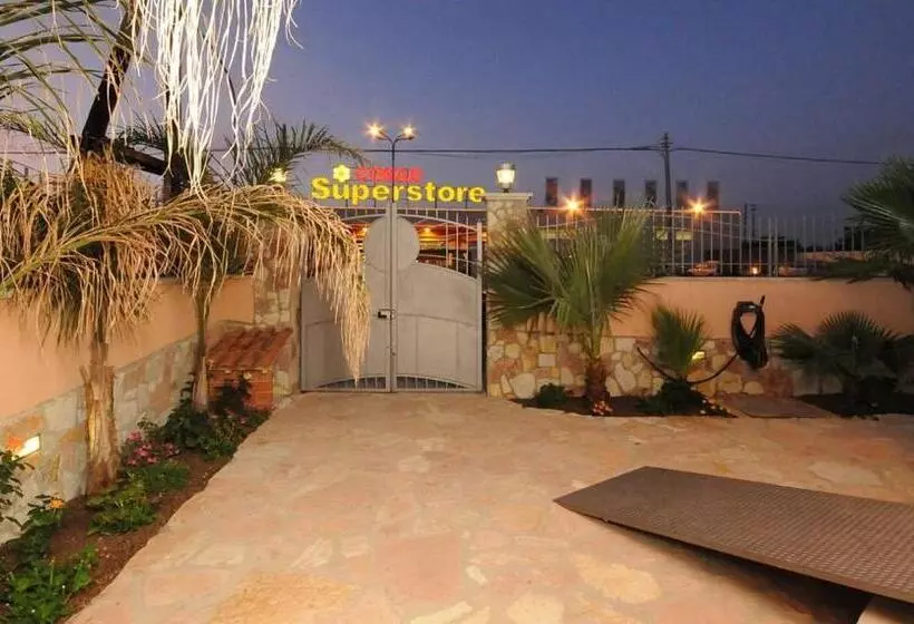 استودیوی استاندارد, Sun Tower Beach Apartments
