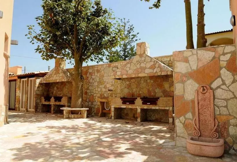 استودیوی استاندارد, Sun Tower Beach Apartments