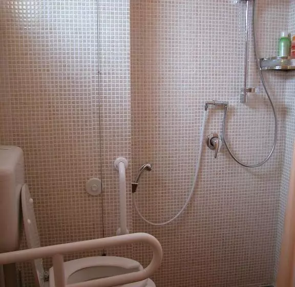 استودیوی استاندارد, Sun Tower Beach Apartments