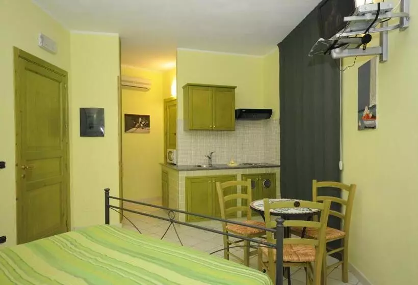 استودیو استاندارد با بالکن, Sun Tower Beach Apartments