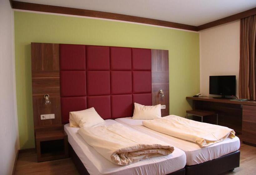 Номер Стандарт Трехместный, Sporthotel Mölltal