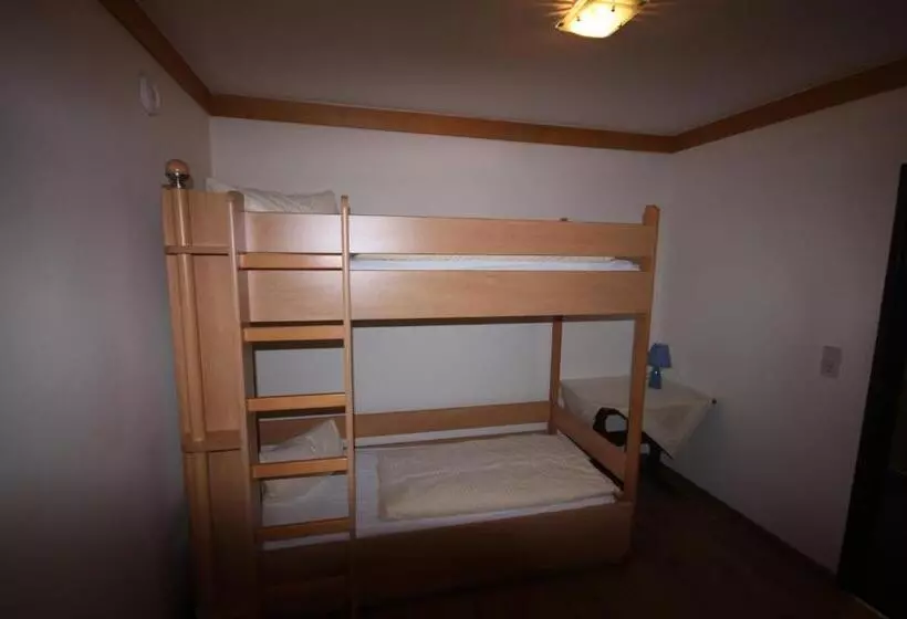 Standard Neljän Hengen Huone, Sporthotel Mölltal